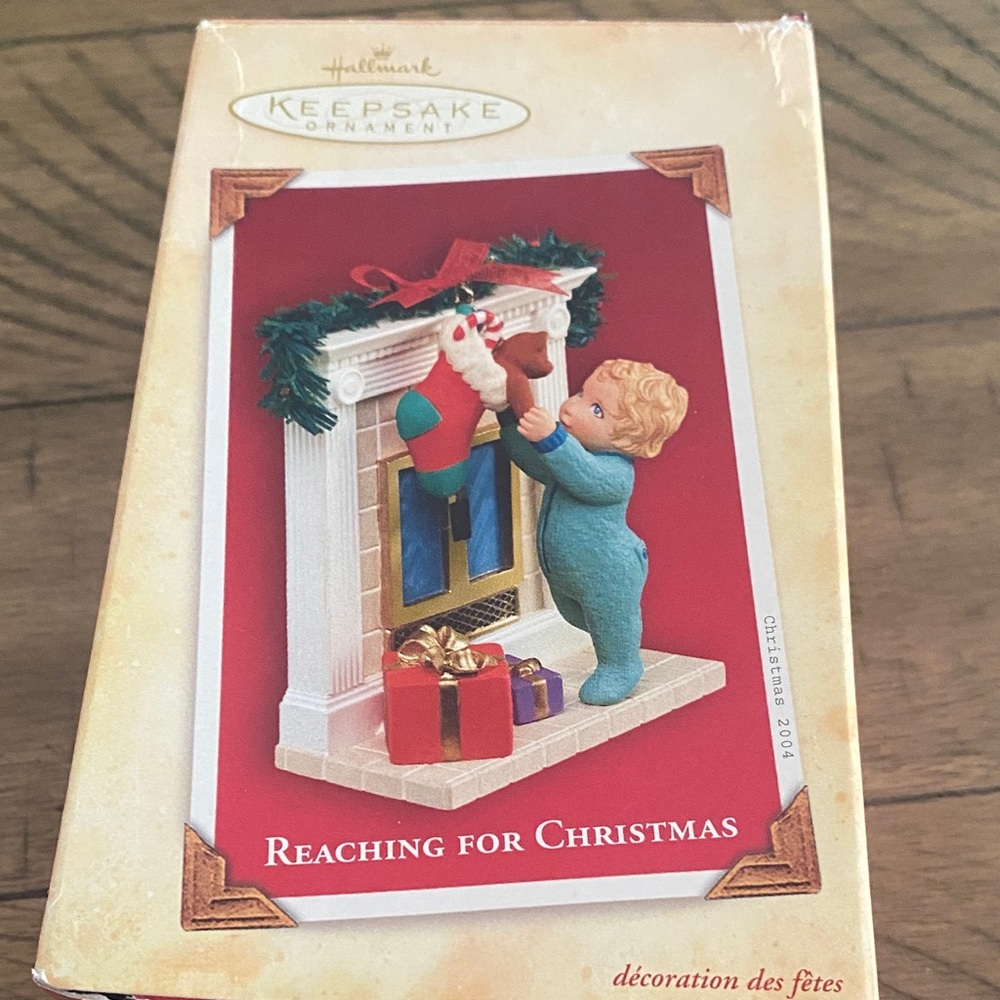 Hallmark Keepsake Ornament - Festive Fireplace Scene